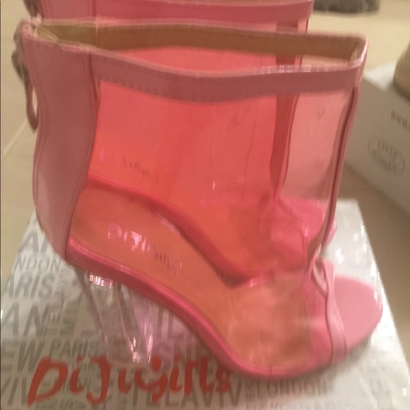 Pink booties - Picture 3 of 5